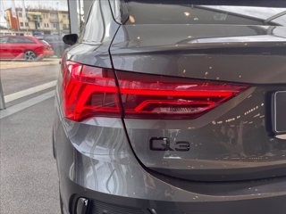 AUDI Q3 SPB 40 TDI quattro S tronic Identity Black