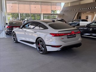 AUDI S6 e-tron SPB quattro Sport attitude