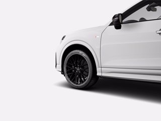 AUDI Q2 30 TDI Identity Black