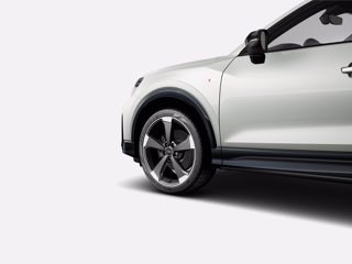 AUDI Q2 35 TDI S tronic Identity Black