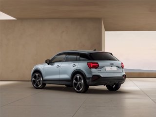 AUDI Q2 35 TDI S tronic Identity Black
