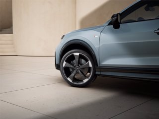 AUDI Q2 35 TDI S tronic Identity Black