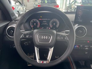 AUDI Q2 35 TDI S tronic Identity Black