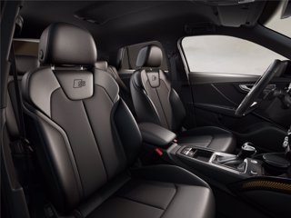 AUDI Q2 35 TDI S tronic Identity Black