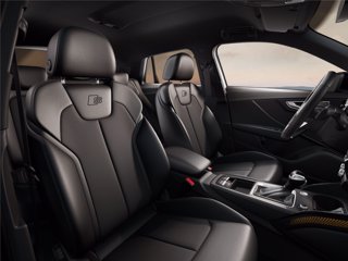 AUDI Q2 35 TFSI S tronic Identity Black