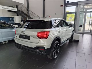 AUDI Q2 35 TDI S tronic Identity Black