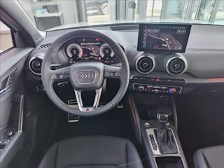 AUDI Q2 35 TDI S tronic Identity Black