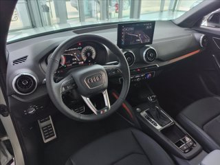 AUDI Q2 35 TDI S tronic Identity Black