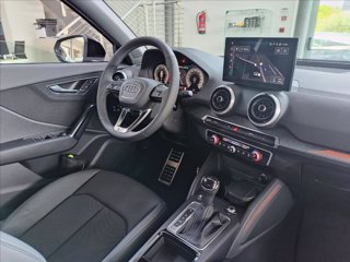 AUDI Q2 35 TDI S tronic Identity Black