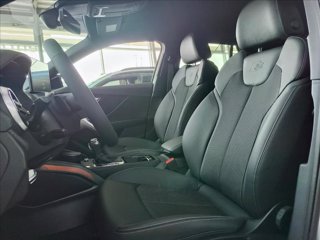 AUDI Q2 35 TDI S tronic Identity Black