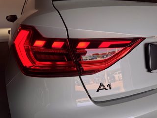 AUDI A1 sportback 30 1.0 tfsi identity black 116cv s-tronic