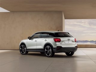 AUDI Q2 35 TDI S tronic Identity Black