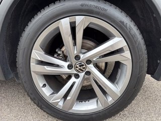 VOLKSWAGEN Tiguan 2.0 TDI 150 CV SCR DSG R-Line