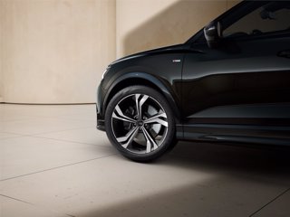 AUDI Q3 SPB 40 TDI quattro S tronic Identity Black