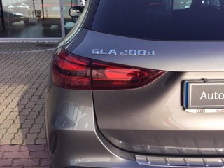 MERCEDES Gla 200 d amg line premium 4matic auto