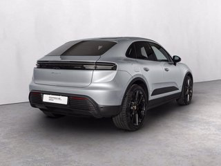 PORSCHE Macan 4