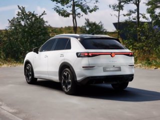 VOLKSWAGEN T-Roc 1.5 eTSI ACT 150 CV DSG R-Line