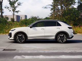 VOLKSWAGEN T-Roc 1.5 eTSI ACT 150 CV DSG R-Line