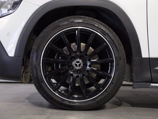 MERCEDES Glb 180 d premium auto