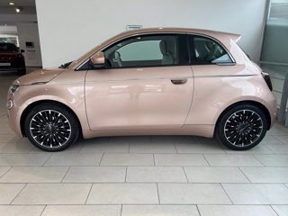 FIAT 500e 42 kwh la prima