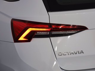 SKODA Octavia wagon 1.5 g-tec executive 130cv dsg