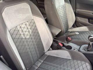 VOLKSWAGEN Taigo 1.0 tsi r-line 110cv