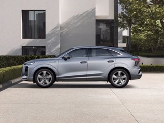 AUDI Q3 SPB e-hybrid 200 kW S tronic S line edition