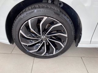 VOLKSWAGEN Golf 1.5 tsi evo style 130cv