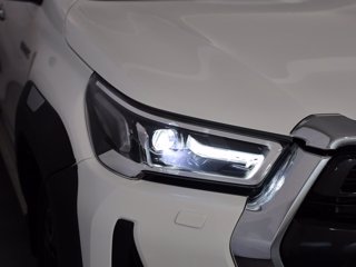 TOYOTA Hilux 2.4 d-4d double cab executive 4wd auto