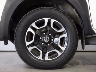 TOYOTA Hilux 2.4 d-4d double cab executive 4wd auto