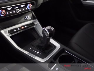 AUDI Q3 35 2.0 tdi business advanced quattro s-tronic