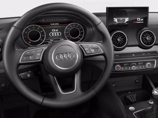 AUDI Q2 30 TFSI Business Advanced