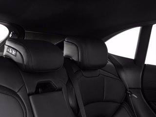 PORSCHE Taycan 4s black edition